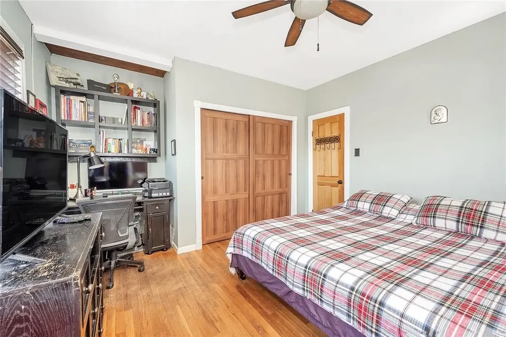 1920 Tomlinson Avenue Bronx NY 10461
