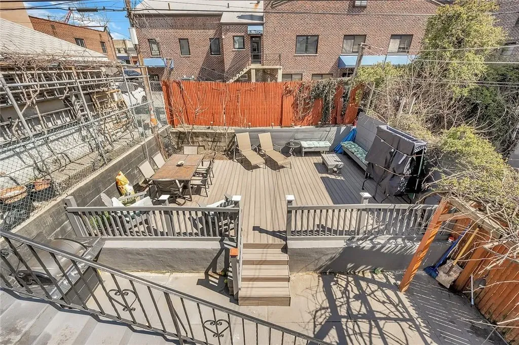 1920 Tomlinson Avenue Bronx NY 10461