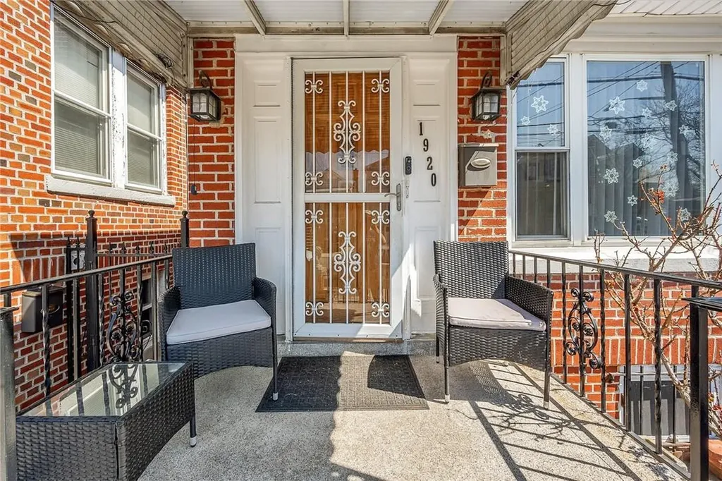 1920 Tomlinson Avenue Bronx NY 10461