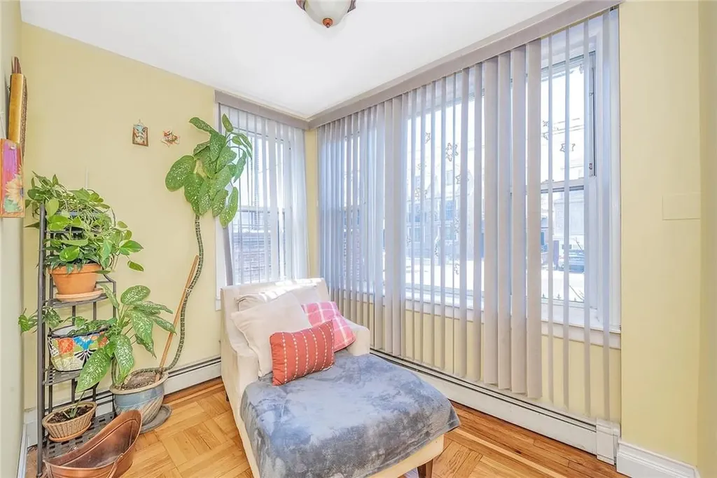 1920 Tomlinson Avenue Bronx NY 10461