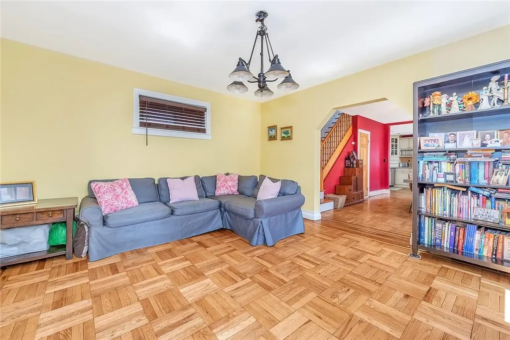 1920 Tomlinson Avenue Bronx NY 10461