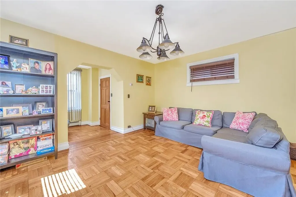 1920 Tomlinson Avenue Bronx NY 10461