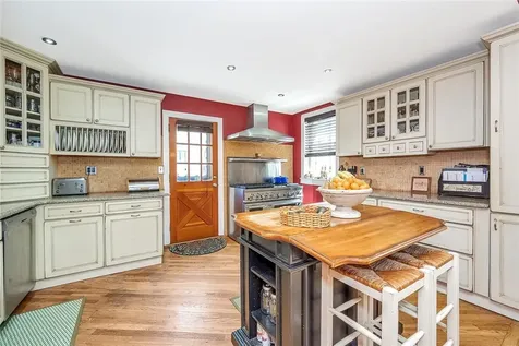 1920 Tomlinson Avenue Bronx NY 10461