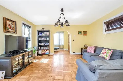 1920 Tomlinson Avenue Bronx NY 10461