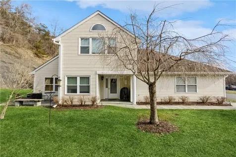 13 Twin Ponds Drive Kingston NY 12401