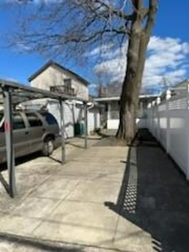 1307 Harding Park Bronx NY 10473