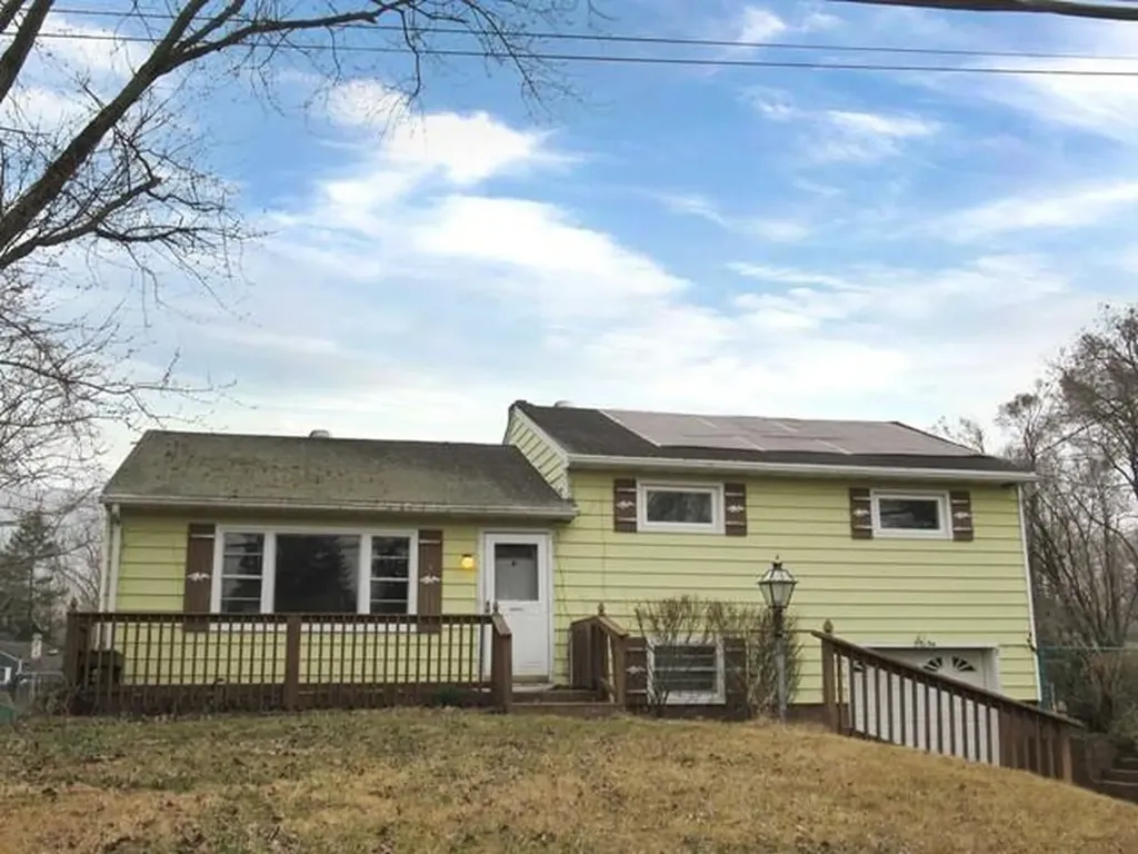 105 Rothenburgh Road Poughkeepsie NY 12603