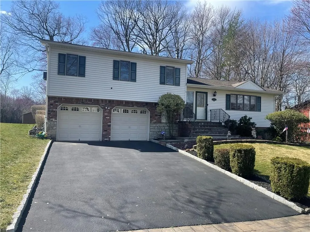 5 Emerald Drive Valley Cottage NY 10989