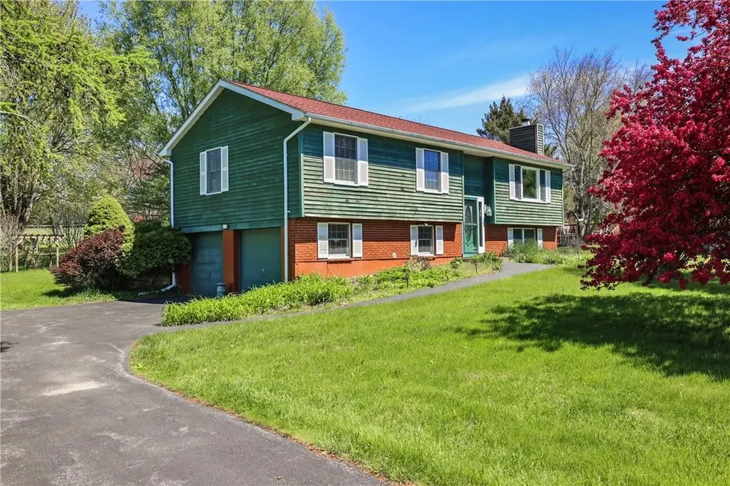 4 Cross Way Wingdale NY 12594
