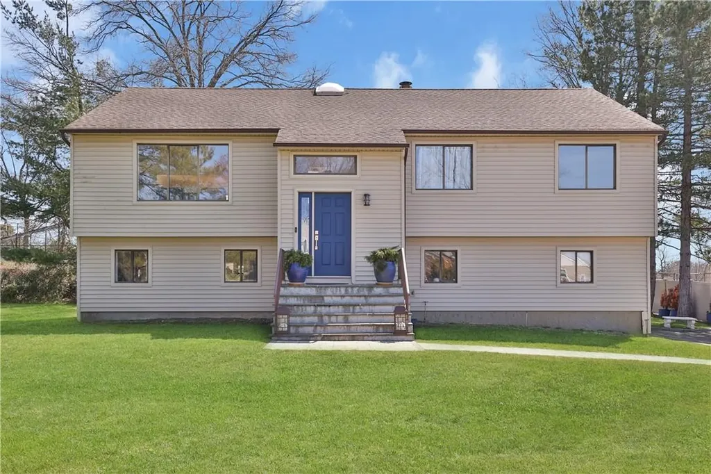 77 Skyview Lane New Rochelle NY 10804