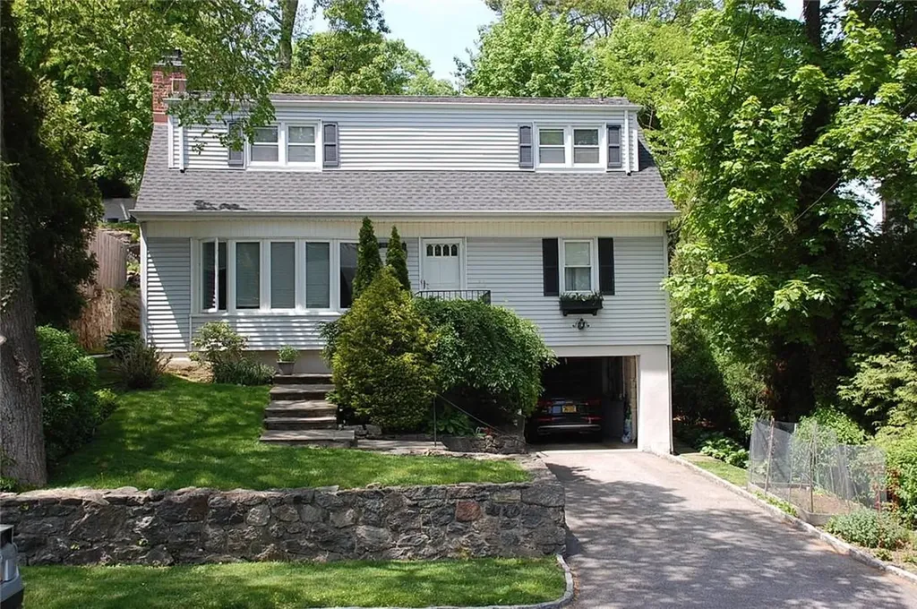 103 Colonial Avenue Larchmont NY 10538