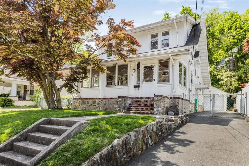 33 Lefferts Road Yonkers NY 10705