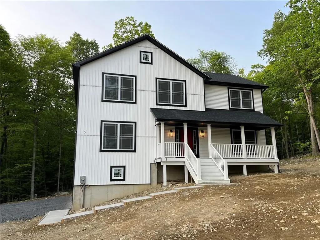 5 Calico Way Wallkill NY 12589