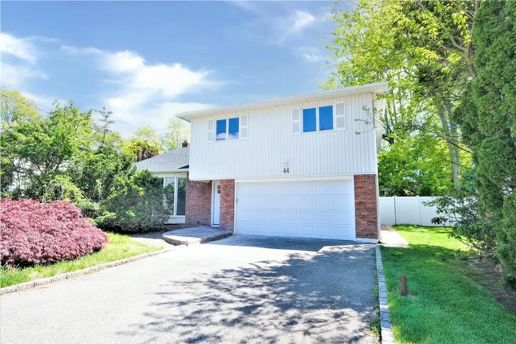 44 Steven Drive Hewlett NY 11557