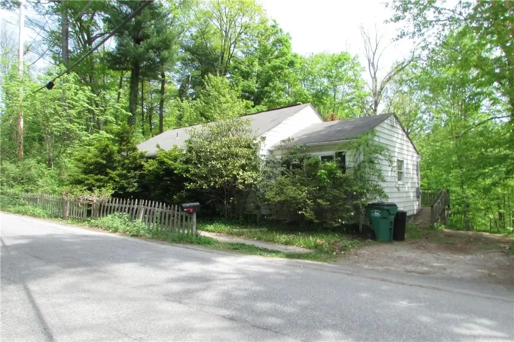 26 Kent Shore Drive Carmel NY 10512