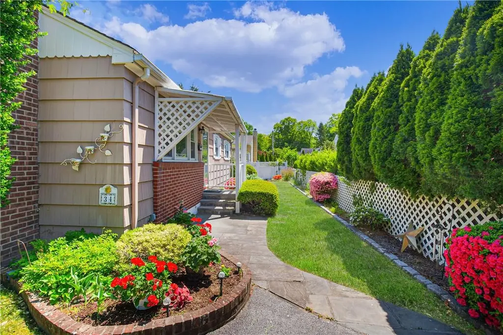 34 Astor Avenue Hawthorne NY 10532