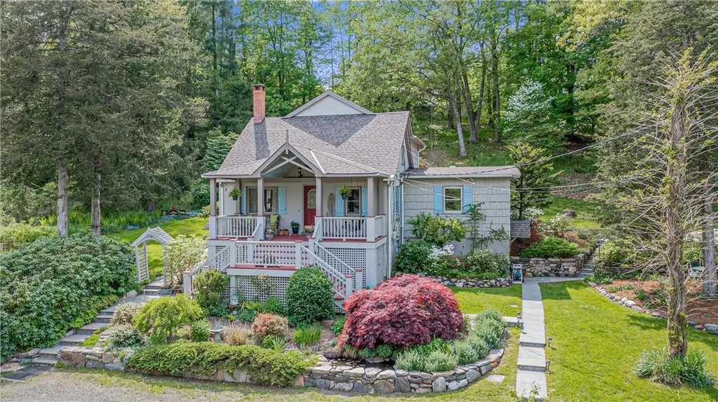 8 South Lane Katonah NY 10536