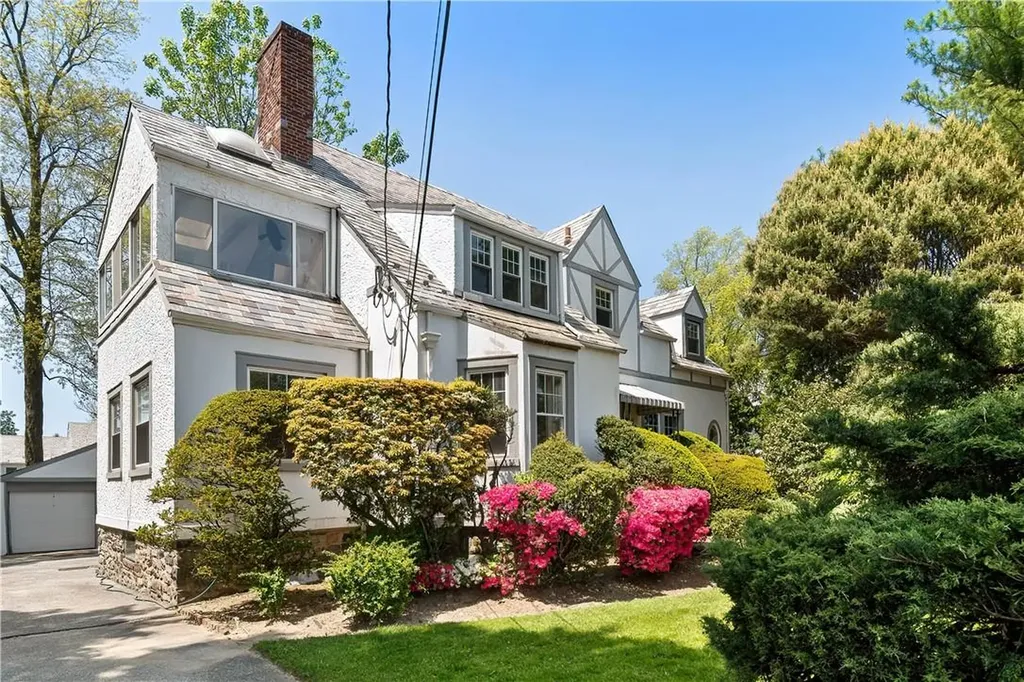 165 Colonial Parkway N Yonkers NY 10710