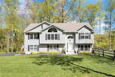 34 Watson Way Putnam Valley NY 10579