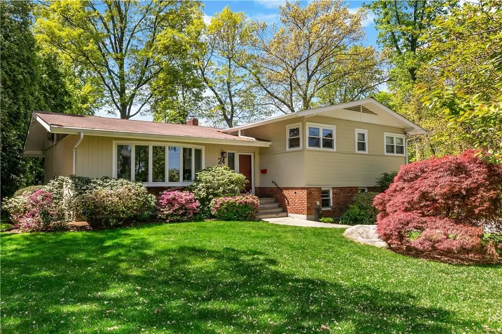24 Andrea Lane Scarsdale NY 10583