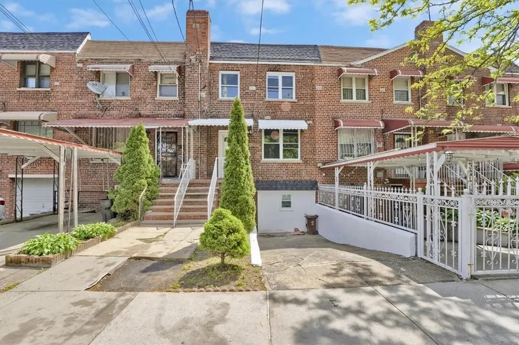 3304 Paulding Avenue Bronx NY 10469