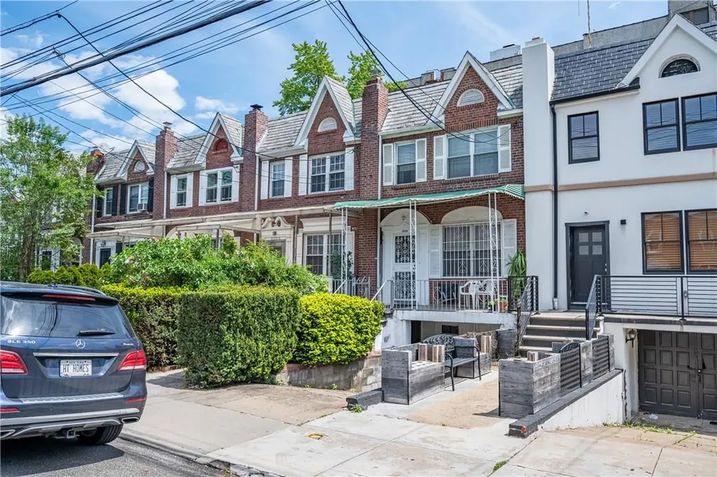 3604 Corlear Avenue Bronx NY 10463
