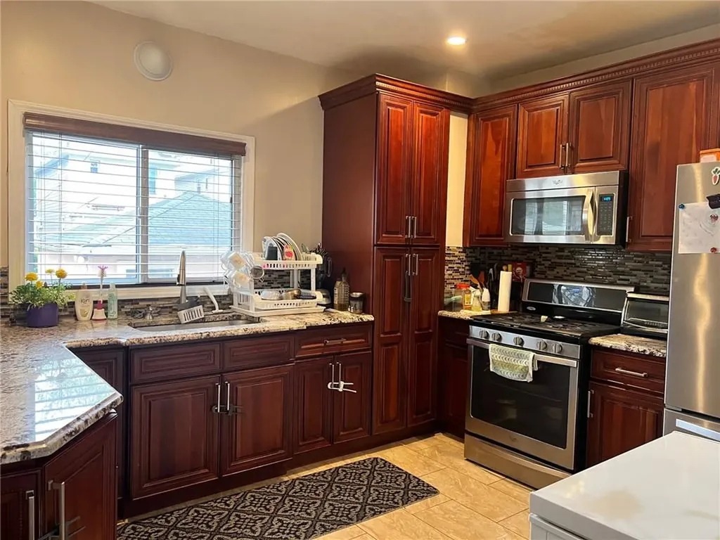 1360 Hollywood Avenue Bronx NY 10461