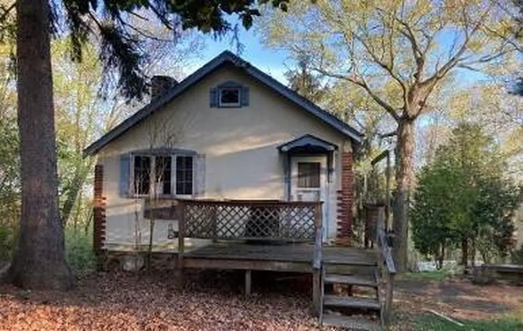 16 Woodcrest Terrace Amawalk NY 10501
