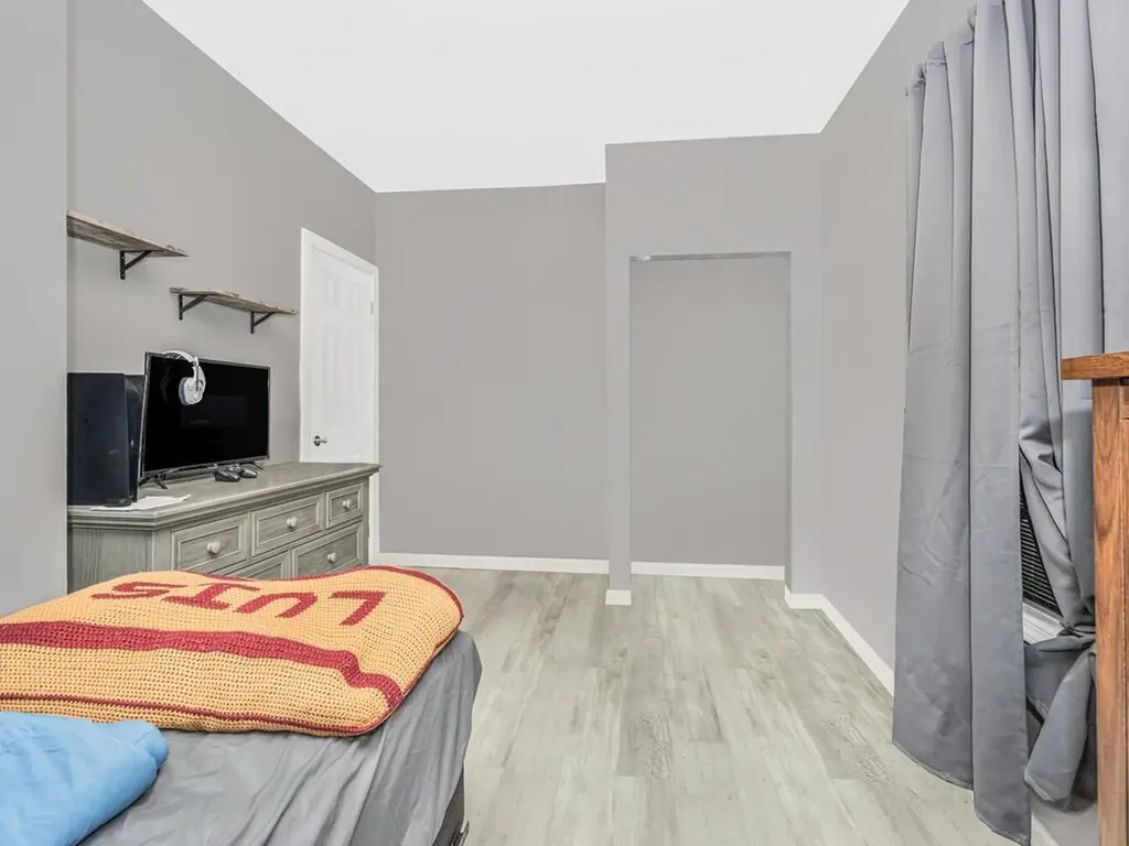861 E 215th Street Bronx NY 10467
