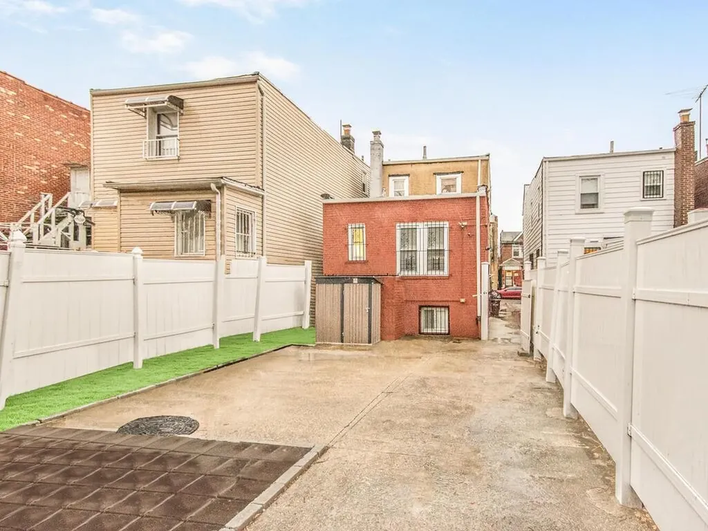 861 E 215th Street Bronx NY 10467