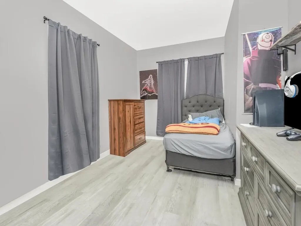 861 E 215th Street Bronx NY 10467