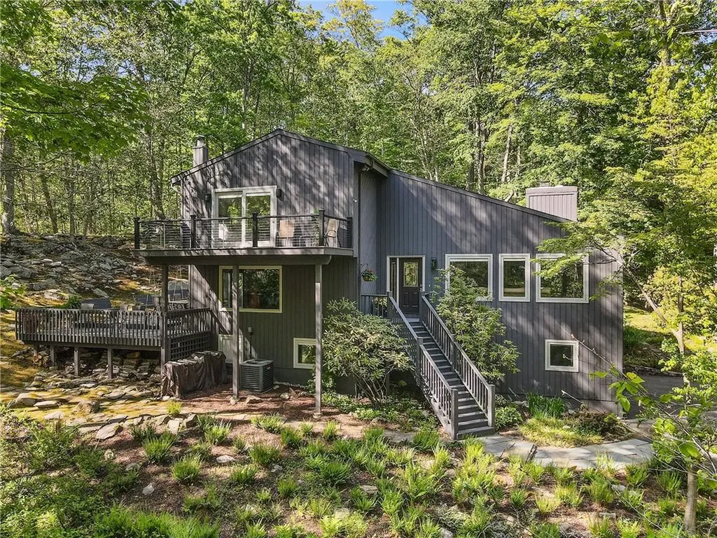 45 Indian Hill Road Pound Ridge NY 10576