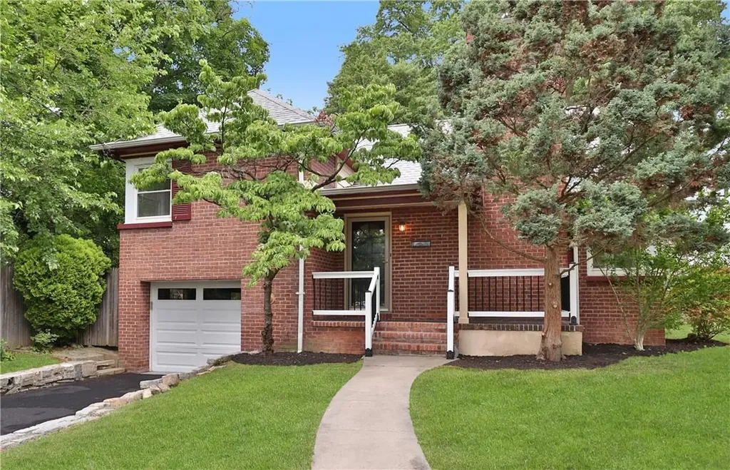 21 Walgrove Avenue Dobbs Ferry NY 10522