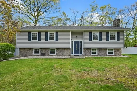14 Bird Lane Poughkeepsie NY 12603