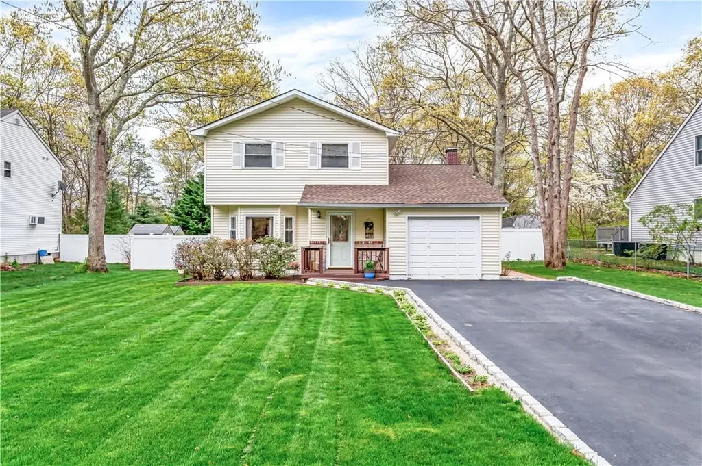 26 Carlin Drive Mastic NY 11950