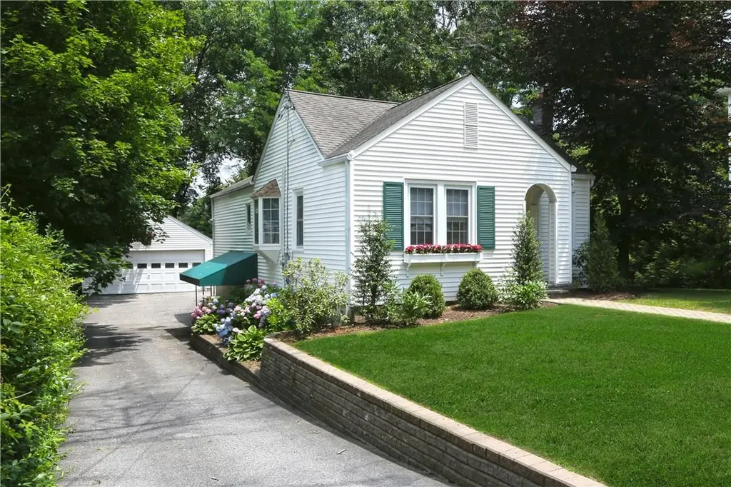 24 Pleasant Street Katonah NY 10536