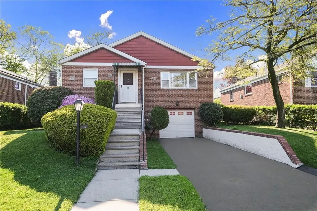 10 Massitoa Road Yonkers NY 10710