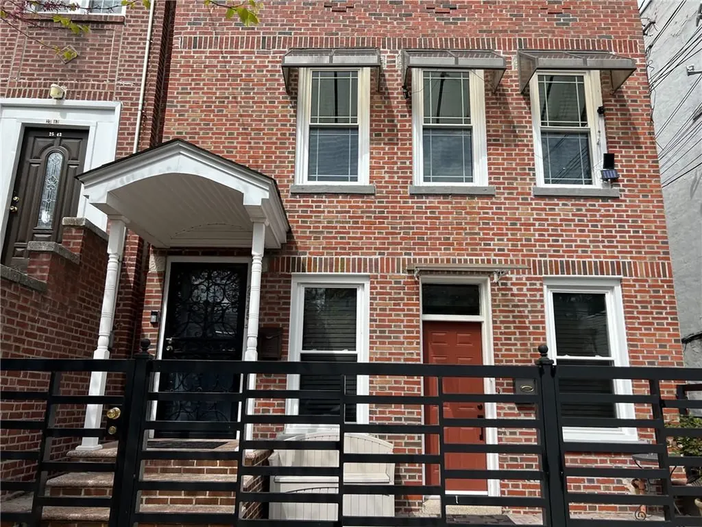 2545 Radcliff Avenue Bronx NY 10469