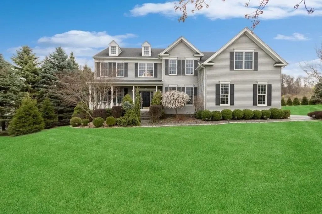 10 Pheasant Run Hopewell Junction NY 12533