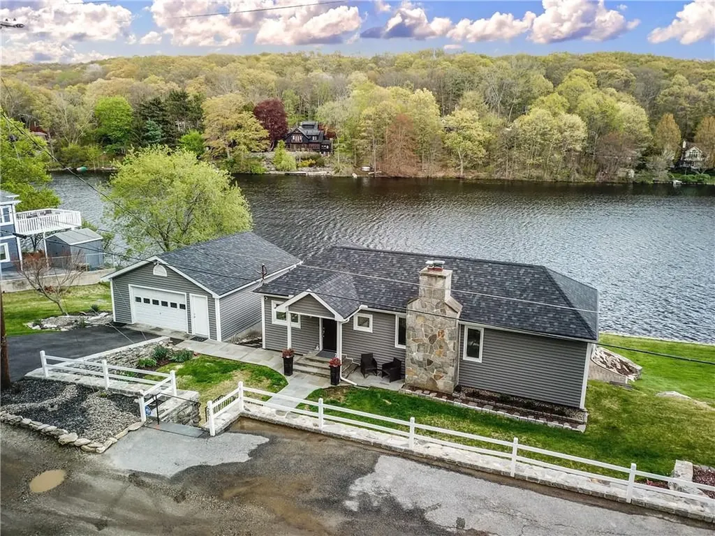 25 Dutchess Drive Holmes NY 12531