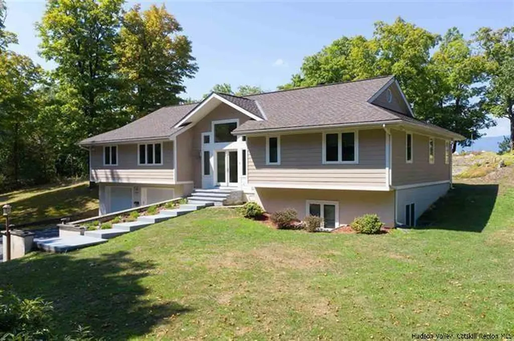 3661 Route 9w Saugerties NY 12477