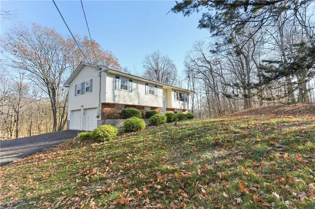 128 Cedar Cliff Road Monroe NY 10950