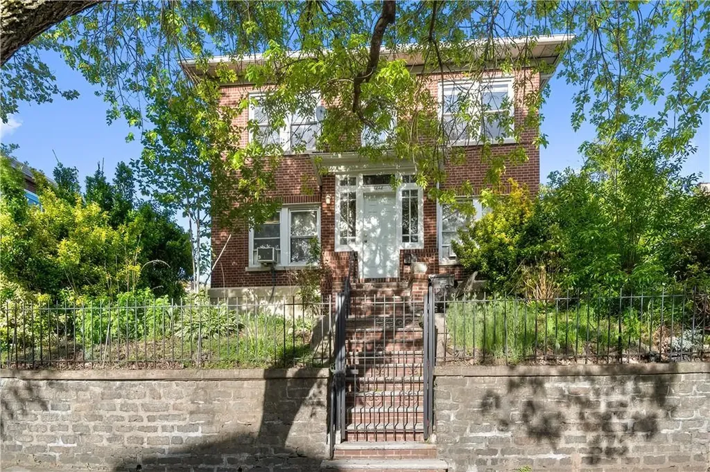1212 Thieriot Avenue Bronx NY 10472