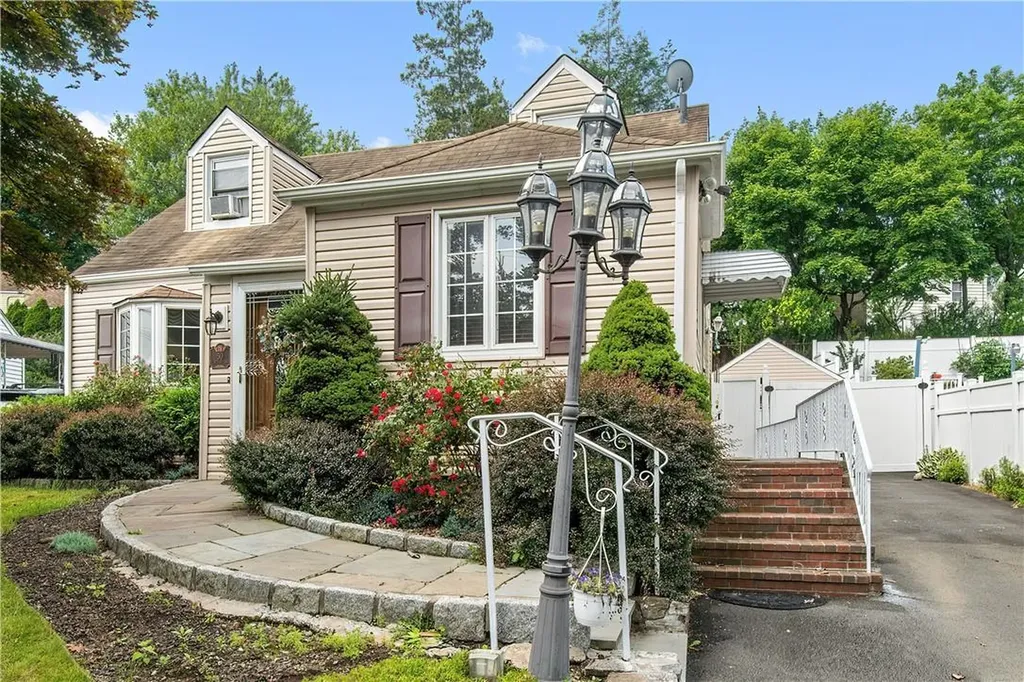 50 Cantitoe Road Yonkers NY 10710