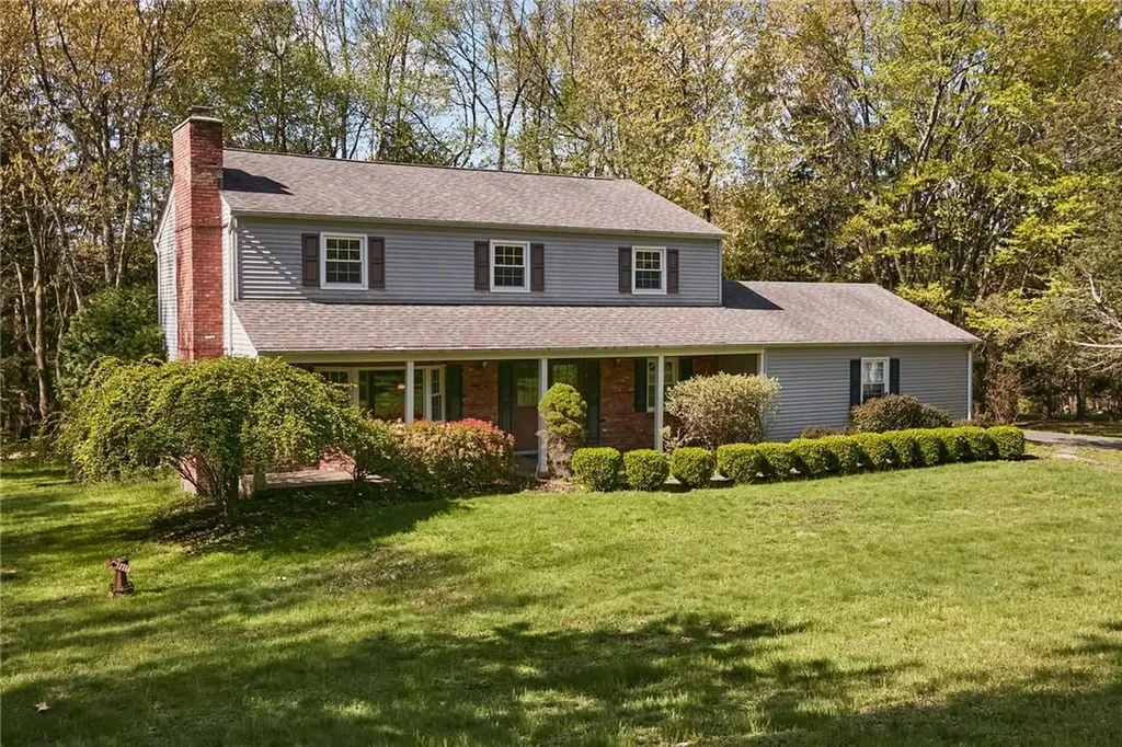 64 Chardavoyne Road Warwick NY 10990