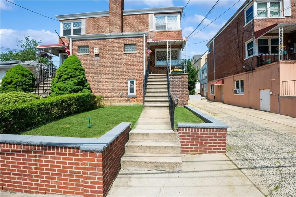 59 Laurel Place Yonkers NY 10704