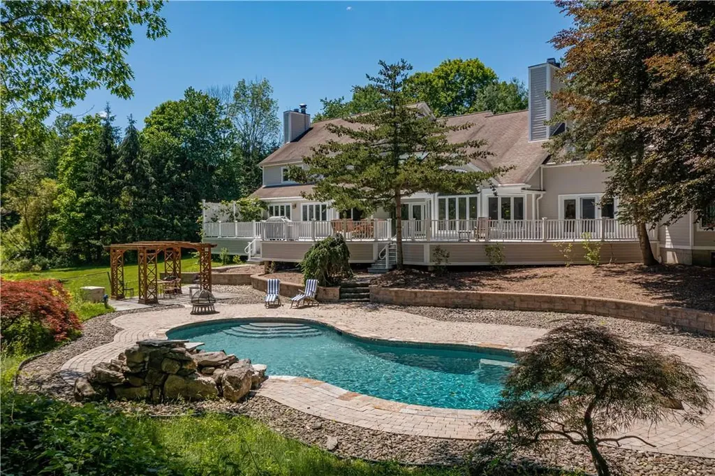 6 Lounsbery Road Mount Kisco NY 10549