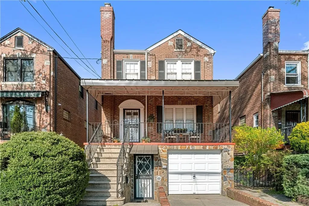 1940 Radcliff Avenue Bronx NY 10462