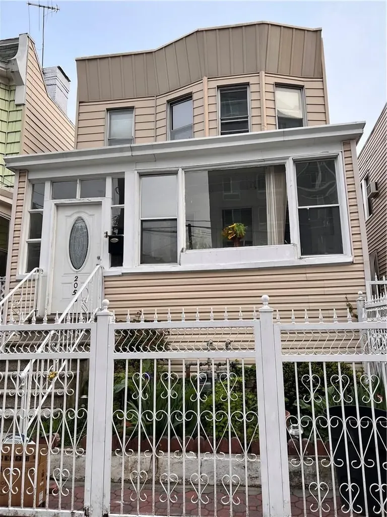 2058 Newbold Avenue Bronx NY 10462