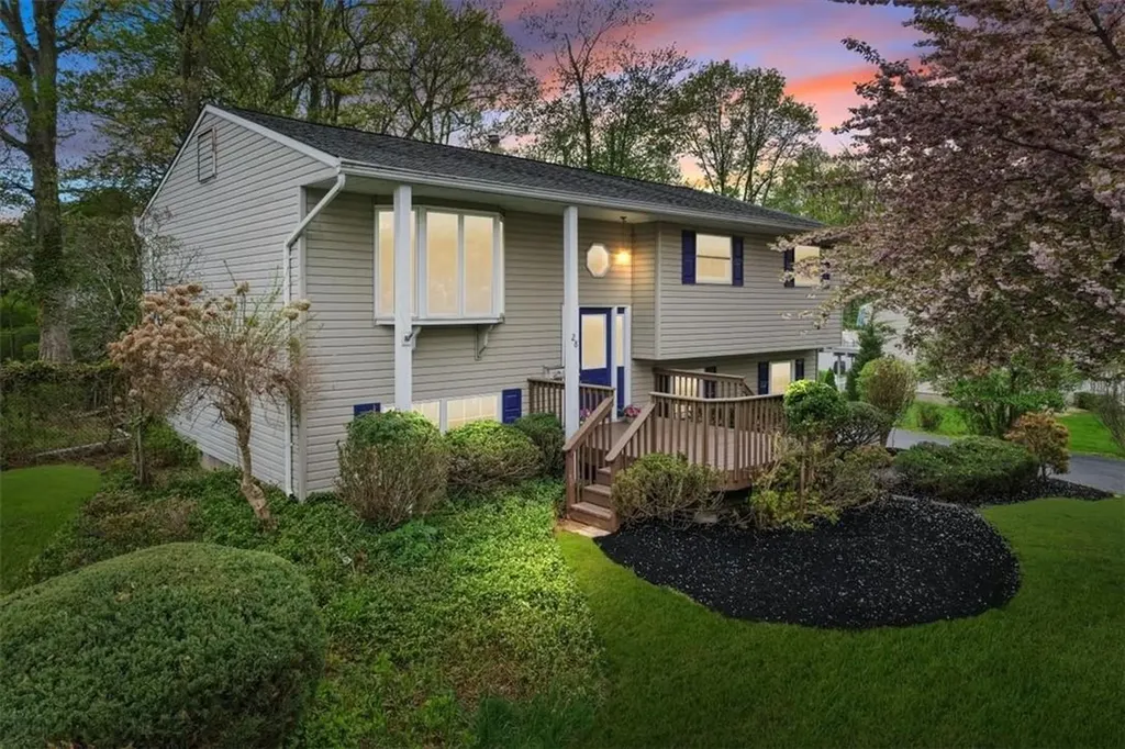 28 Foxcroft Drive Nanuet NY 10954